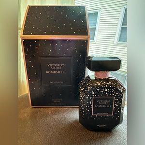 Victoria’s Secret bombshell